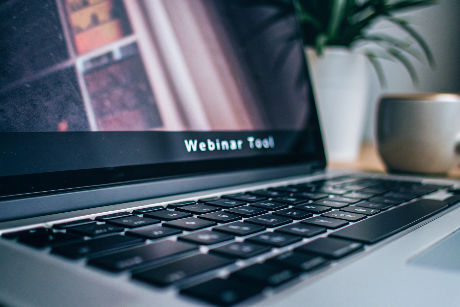 Webinar-Tool auf einem Laptop