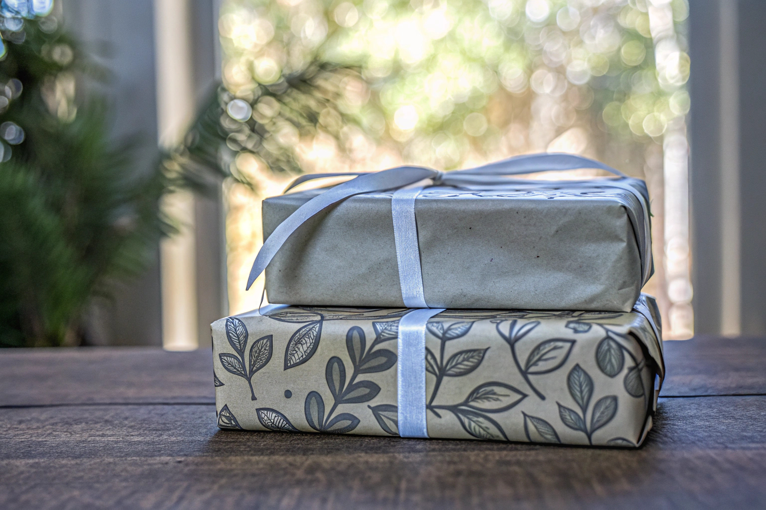 Nachhaltig verpacktes Geschenk