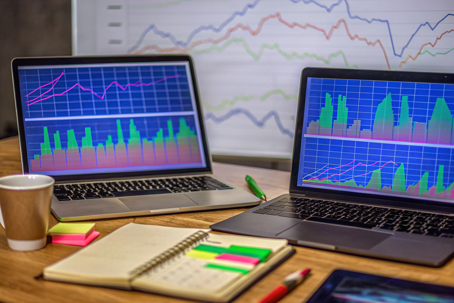 Marktforscher bei der Datenanalyse