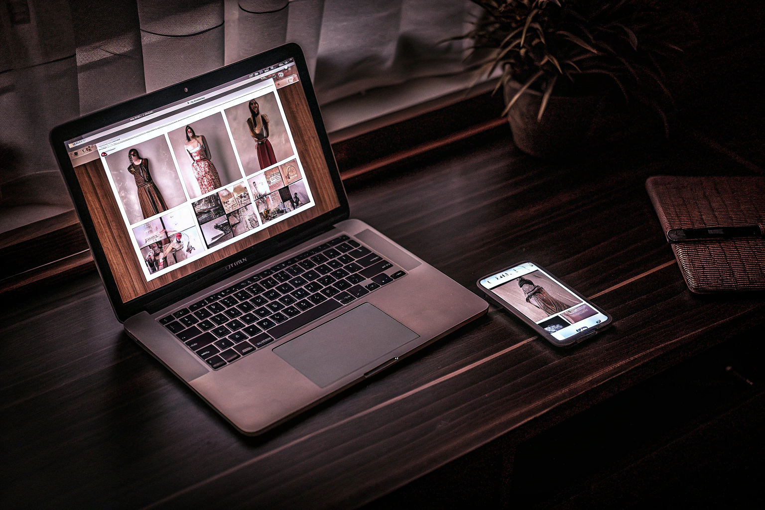 Moderne E-Commerce-Webseite auf verschiedenen Geräten