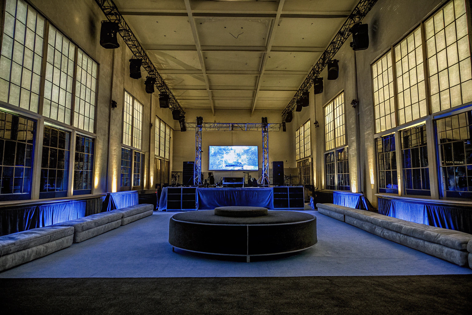 Moderne Eventlocation mit Technologie